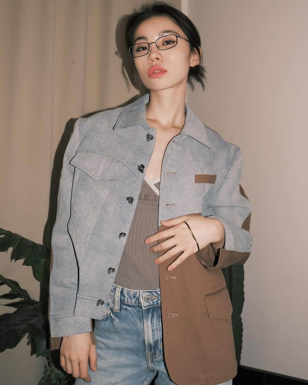 るうこさんのインスタグラム写真 - (るうこInstagram)「@gagan.jewelry 🖐️  アウター　@lamofiel_official   またもゆらちゃんからもらったメガネ これは似合っているだろうか💦  #るうこ私服」12月8日 13時56分 - rororuko