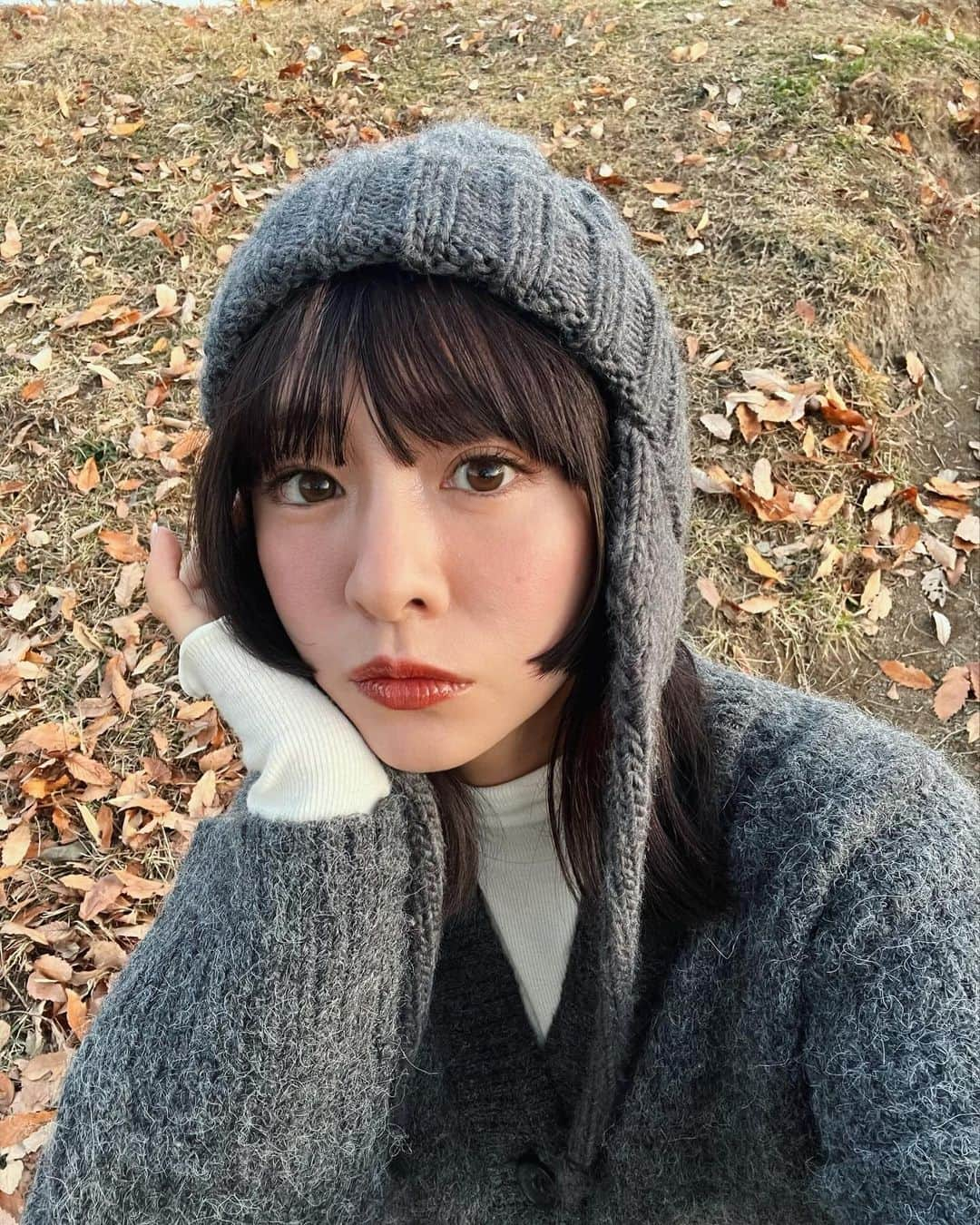 菅谷梨沙子さんのインスタグラム写真 - (菅谷梨沙子Instagram)「お散歩と公園の時 とくに大活躍してるガイドワッチ⛄️  発売してから届いたよー！と写真付きや、〜へ被って行きました！などのたくさん声が届き、感謝の気持ちとこれを機にまた次に繋げていけるよう頑張ろう！って思いました。  注文してくださったみなさん 直接お返事はできませんがこの場を借りて、本当にありがとうございます♡  帽子について質問などあれば（どういった服装に合うかとか、どんな被り方など…）お答えするので、コメントくださいね✍🏻」12月8日 14時25分 - risako_sugaya