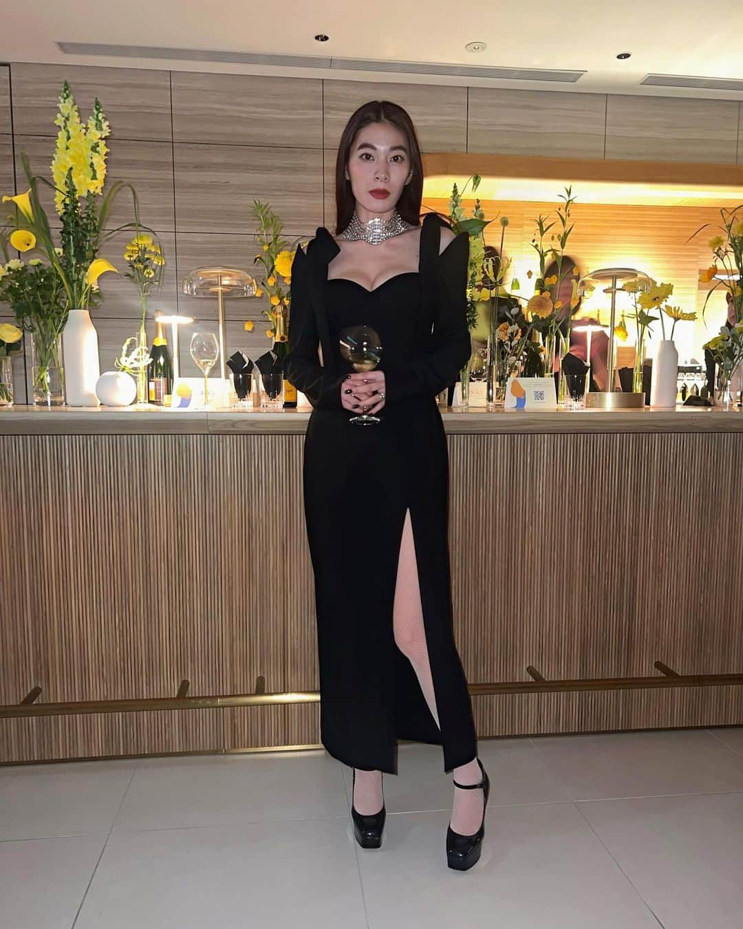 とんだ林蘭さんのインスタグラム写真 - (とんだ林蘭Instagram)「昨夜はBold Woman Award by @veuveclicquot にご招待いただきました。ノミネートされた皆さまのお話、革新的でパワフルで興味深かったです。 おいしいシャンパンもたくさん飲んだ🥂  #VeuveClicquot #LiveClicquot #BoldWomanAward  #Ad #DrinkResponsibly」12月8日 14時26分 - tondabayashiran