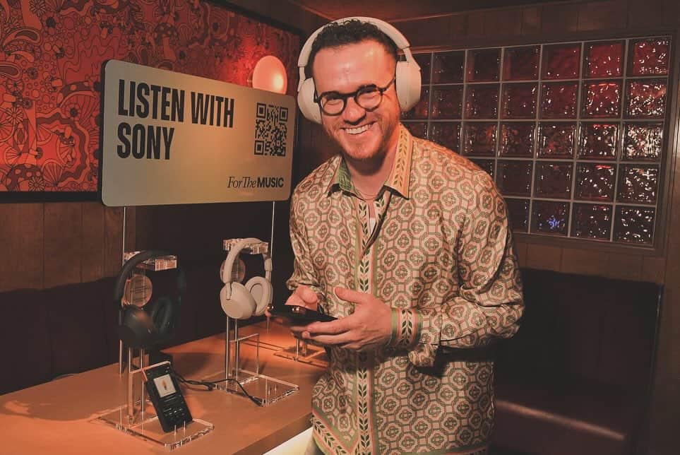sonyさんのインスタグラム写真 - (sonyInstagram)「Wishing we could do last night all over again…Sony Sound Club with @samfischer was one for the books🎶 TALK ABOUT TALENT! Stay tuned for the next one you won’t want to miss it #SonySoundClub #ForTheMusic」12月8日 15時20分 - sonyelectronics