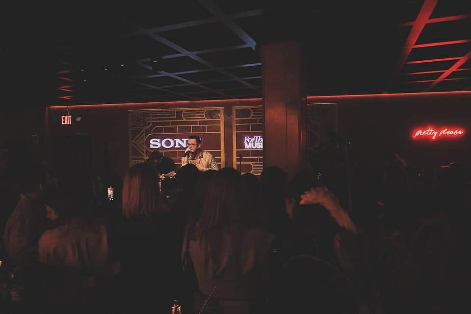 sonyさんのインスタグラム写真 - (sonyInstagram)「Wishing we could do last night all over again…Sony Sound Club with @samfischer was one for the books🎶 TALK ABOUT TALENT! Stay tuned for the next one you won’t want to miss it #SonySoundClub #ForTheMusic」12月8日 15時20分 - sonyelectronics