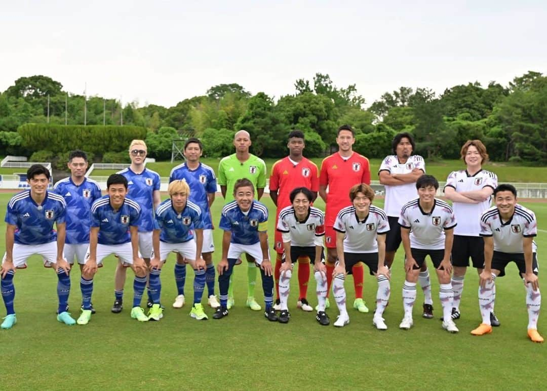 木梨憲武のインスタグラム：「2024スポーツ王 サッカー！！代表海外組、招集！木梨憲武バルセロナ移籍！！ウソっ」