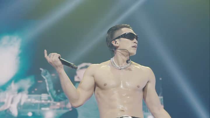 RAIN（ピ）のインスタグラム：「2023 ~ 2024 Still raining tour  coming up next 3월에 시간들 괜찮으세요…??????❤️🤣」