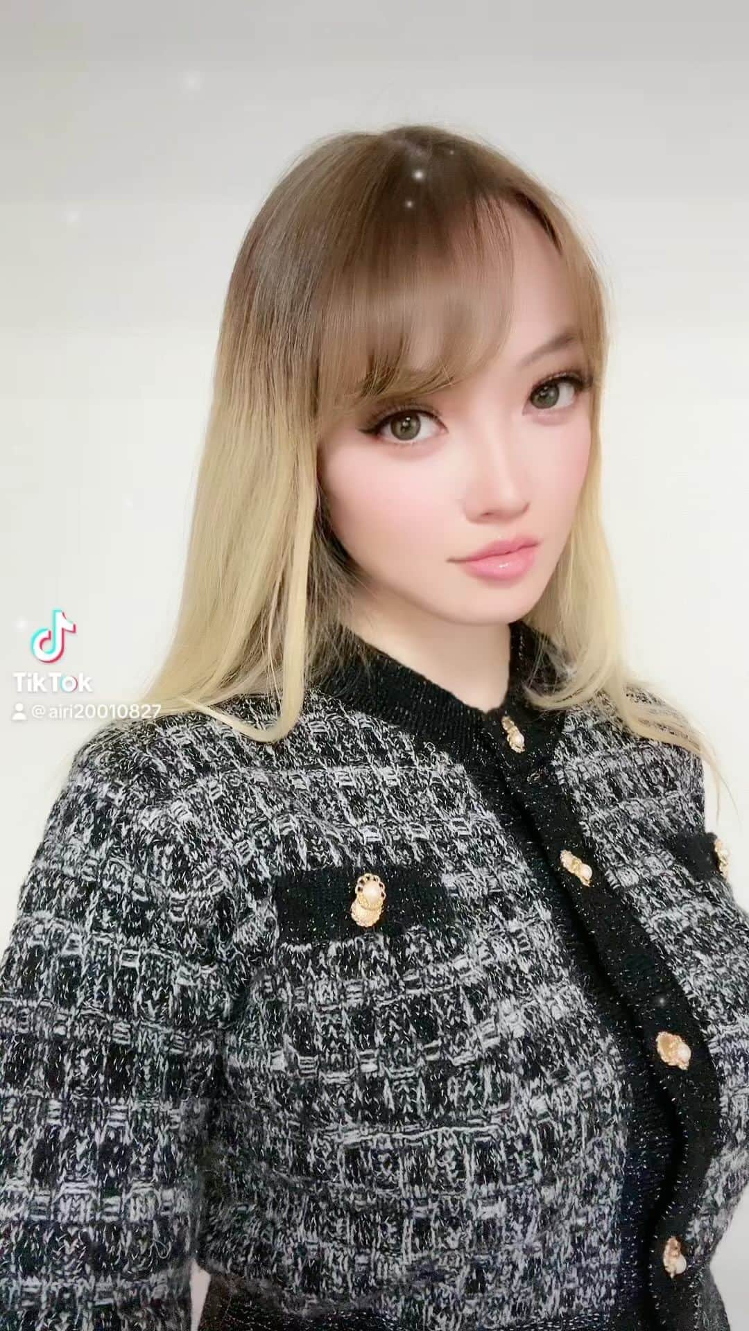 長谷川愛里のインスタグラム：「#TikTok アップしたよ✨ ❤️🎶 今日も素敵な1日になりますように❣️  #長谷川愛里」