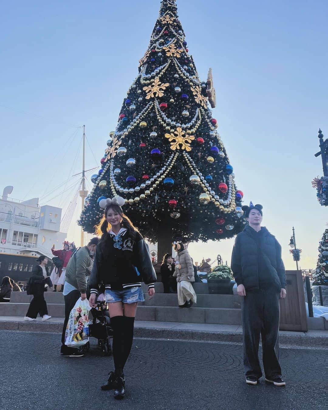 かおかおさんのインスタグラム写真 - (かおかおInstagram)「#disney #disneygram #disneyinsta #disneysea #東京ディズニーシー #東京ディズニーリゾート #Xmas #クリスマス #風邪っぴき #辛い #デートと思いきや他人 #最後まで見てね #📸」12月8日 16時22分 - kaokao___0611