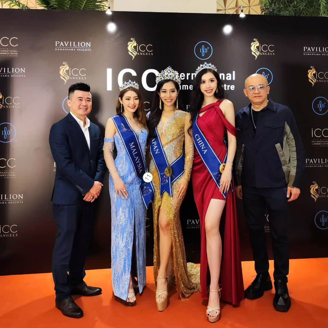 絹野志朋のインスタグラム：「Congratulations to ICC Angels Winners Shiho, Tay Cheah and Jiang SiQi by ICC KL 👑👑🎉🎉  #icckl #missicckl #iccangels #paviliondamansaraheights #winner #japan #malaysia #china #misscosmoworld #misscosmoworld2023 #finalist #getbats #whitefairy #whitefairyevent #carriecollection #melife #gintell #xpaze #malaysia #international #ootd #potd #pageant #worldpageant #beautypageant #beautyqueen」