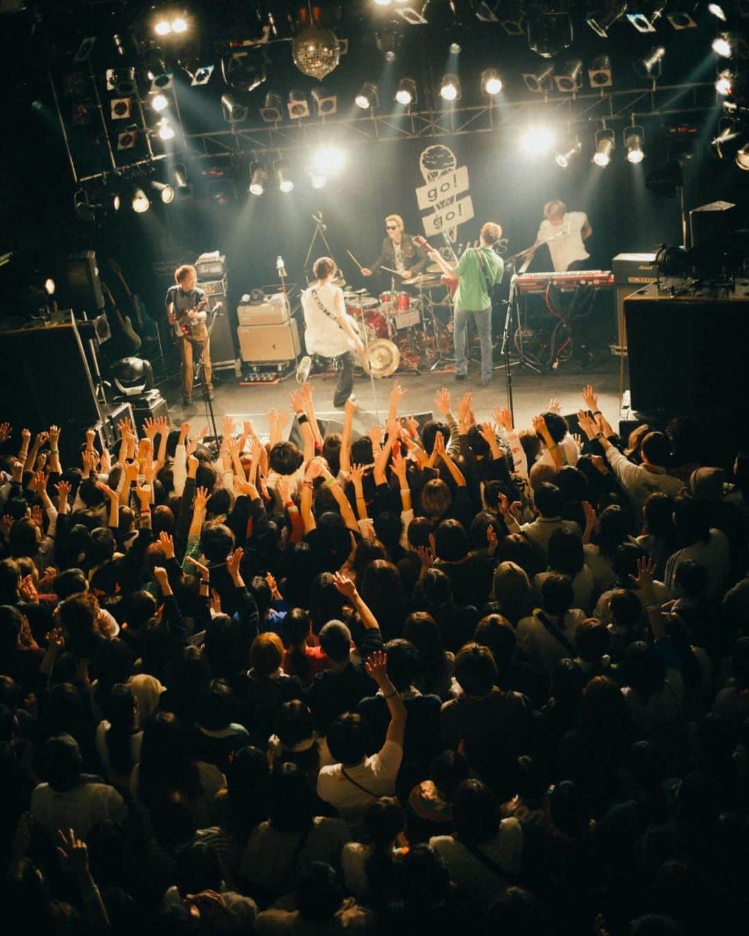 ジェットセイヤさんのインスタグラム写真 - (ジェットセイヤInstagram)「THANK YOU🤘🥁🔥 #DREAMS tour 2023.12.5 KOUCHI CARAVAN SARY @go_go_vanillas_official  @atsushi__inoue photographer @renzo1101」12月8日 22時28分 - jett_seiya_lvasp