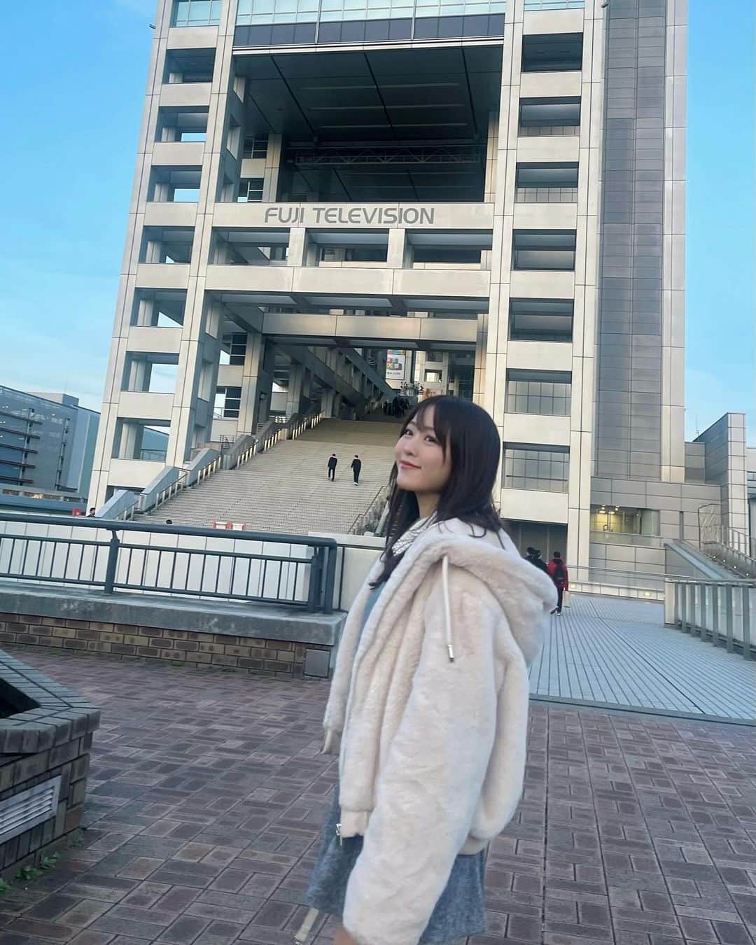沖玲萌さんのインスタグラム写真 - (沖玲萌Instagram)「お昼に来たの久々☀️ 明日はイベント！会いに来てね🫶🏻🤍」12月8日 22時 ...