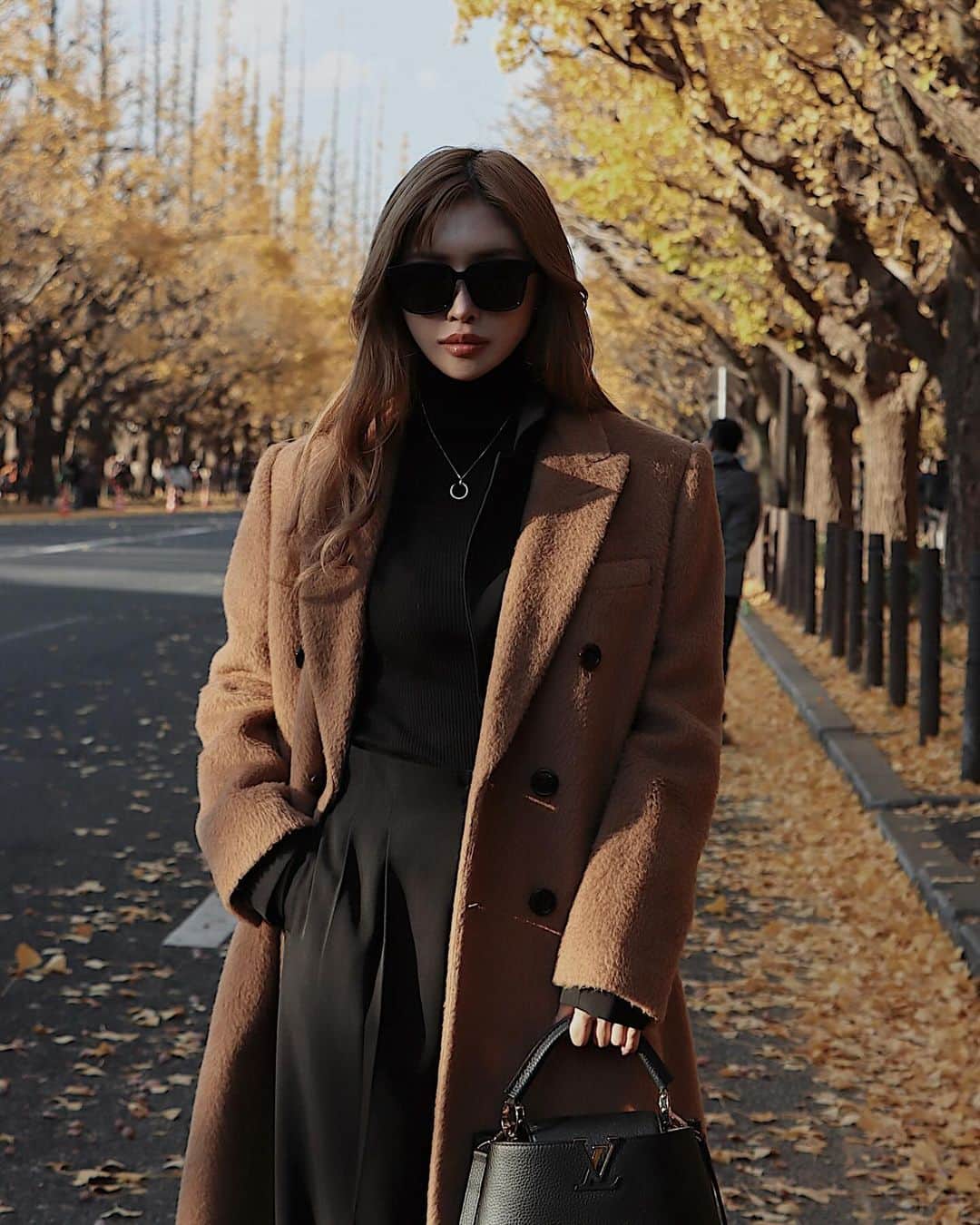 小原優花のインスタグラム：「𝐨𝐮𝐭𝐟𝐢𝐭🍂  outer @celine  knit @doublestandard_official  jacket/pants @iral_official」