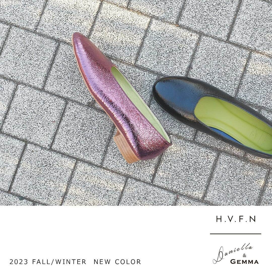 Daniella&GEMMAさんのインスタグラム写真 - (Daniella&GEMMAInstagram)「⁡ - H.V.F.N × Daniella＆ GEMMA Collaboration Shoes  [Rain Shoes]Metallic Round Toe Flat Shoes No.GE23161_Black.Purple  ■ONLINE STORE danigemma.com  ■店舗リスト 渋谷ヒカリエ3F 伊勢丹新宿店2F そごう横浜店B1F 京都高島屋2F  -  #daniellaandgemma#danigemma#shoes#fall#winter#collection#collaboration#ダニエラアンドジェマ#ダニジェマ#秋#冬#コレクション#コラボ#h.v.f.n」12月9日 12時20分 - daniella_and_gemma