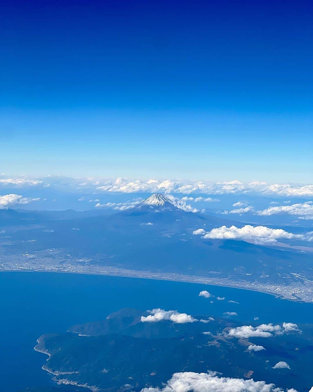 REOLさんのインスタグラム写真 - (REOLInstagram)「🌊🛩️🥀🌃🗻」12月8日 17時30分 - rrreol999