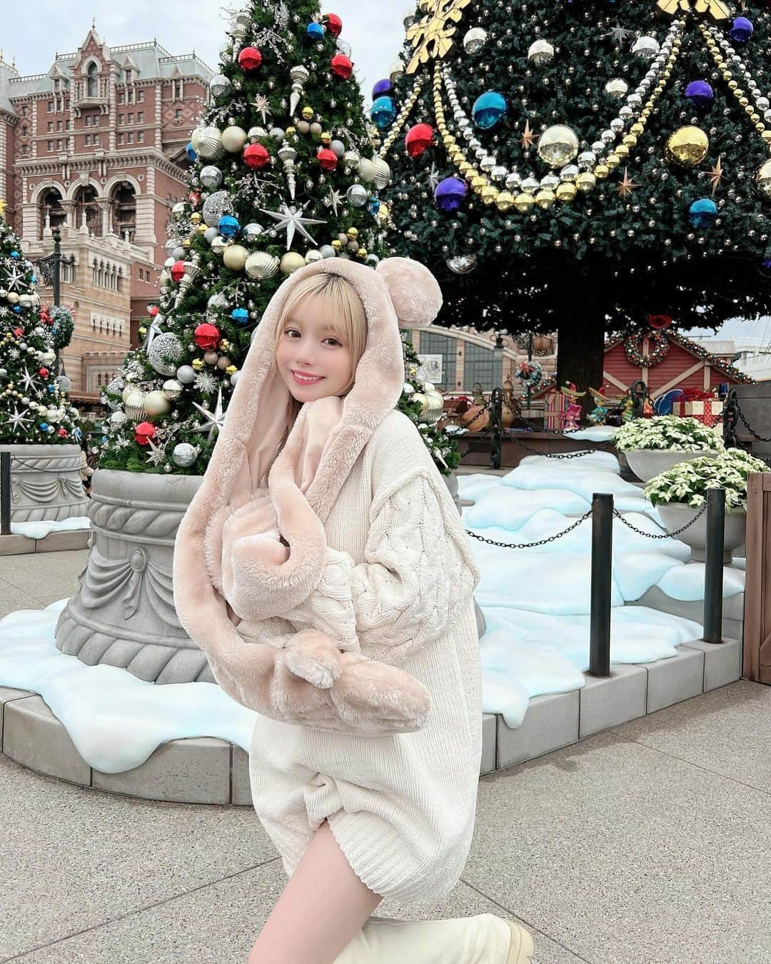 若林萌々さんのインスタグラム写真 - (若林萌々Instagram)「ミッキーのマフラーもふもふ🐭🤍🎄」12月8日 17時34分 - wakabayashimomo