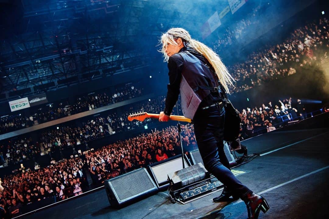 LUNA SEAさんのインスタグラム写真 - (LUNA SEAInstagram)「. LUNA SEA DUAL ARENA TOUR 2023 MOTHER OF LOVE, MOTHER OF HATE UN ENDING STYLE  12.2,3 XEBIO ARENA SENDAI  #LUNAPIC #LUNASEA #DUALARENATOUR #MOTHERvsSTYLE  #ゼビオアリーナ仙台 #仙台  @ryuichikawamura_official @sugizo_official @inoran_official @j_wumf @331shinya @lunasea_official_web_store  Photo by KEIKO TANABE」12月8日 18時00分 - lunaseaofficial