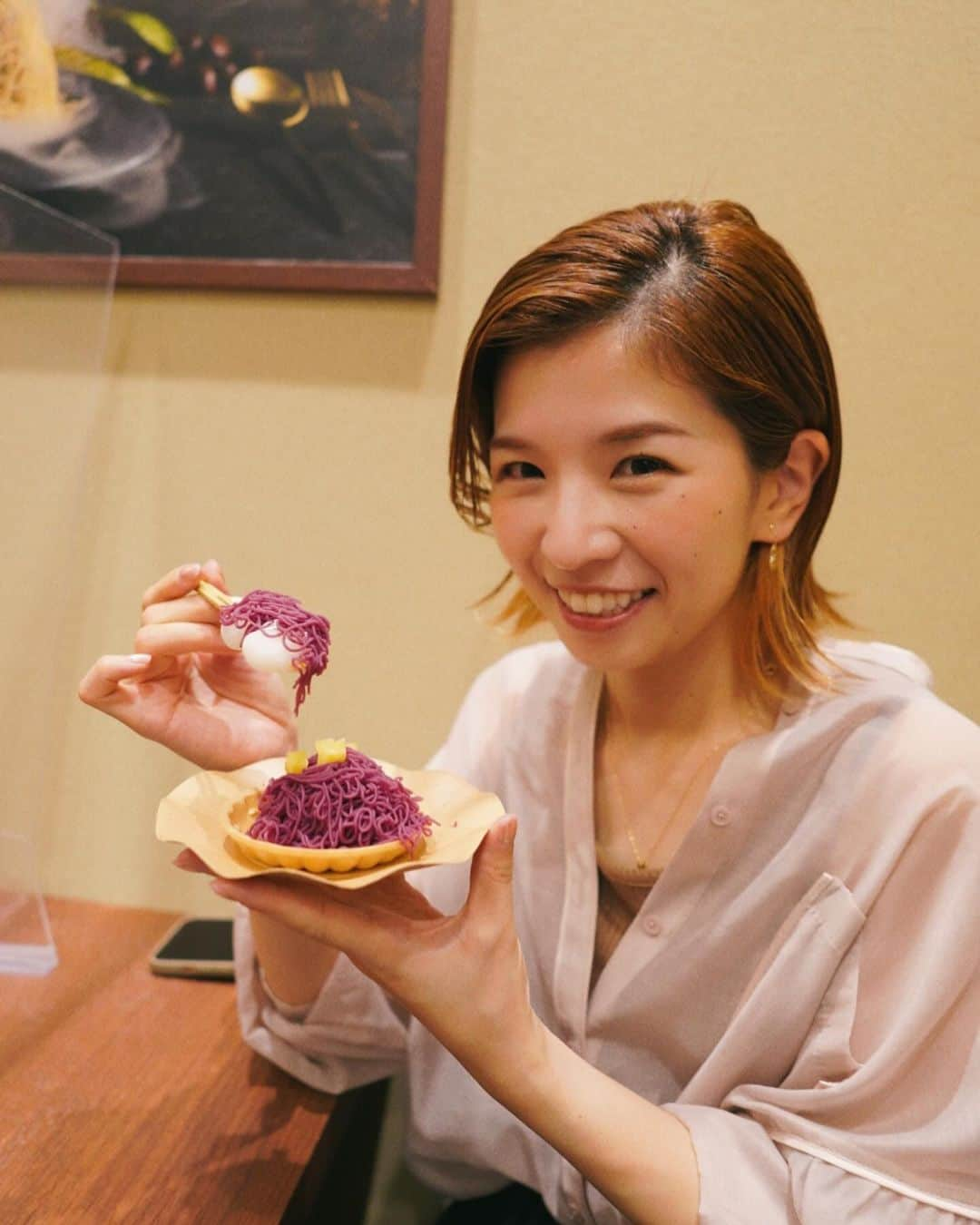 巴山萌菜のインスタグラム：「いつかの栗りんでモンブラン食べた時の🍠♡ 私は、栗も好きだけどさつまいもも好きで..モンブランとなるとさつまいもやかぼちゃを選んじゃう🤣  Q)みんなは芋栗かぼちゃどれがすき？🍠🌰🎃   #日本橋 #コレド室町 #コレド日本橋 #栗りん #モンブラン #モンブラン専門店 #五感で感じるモンブラン」