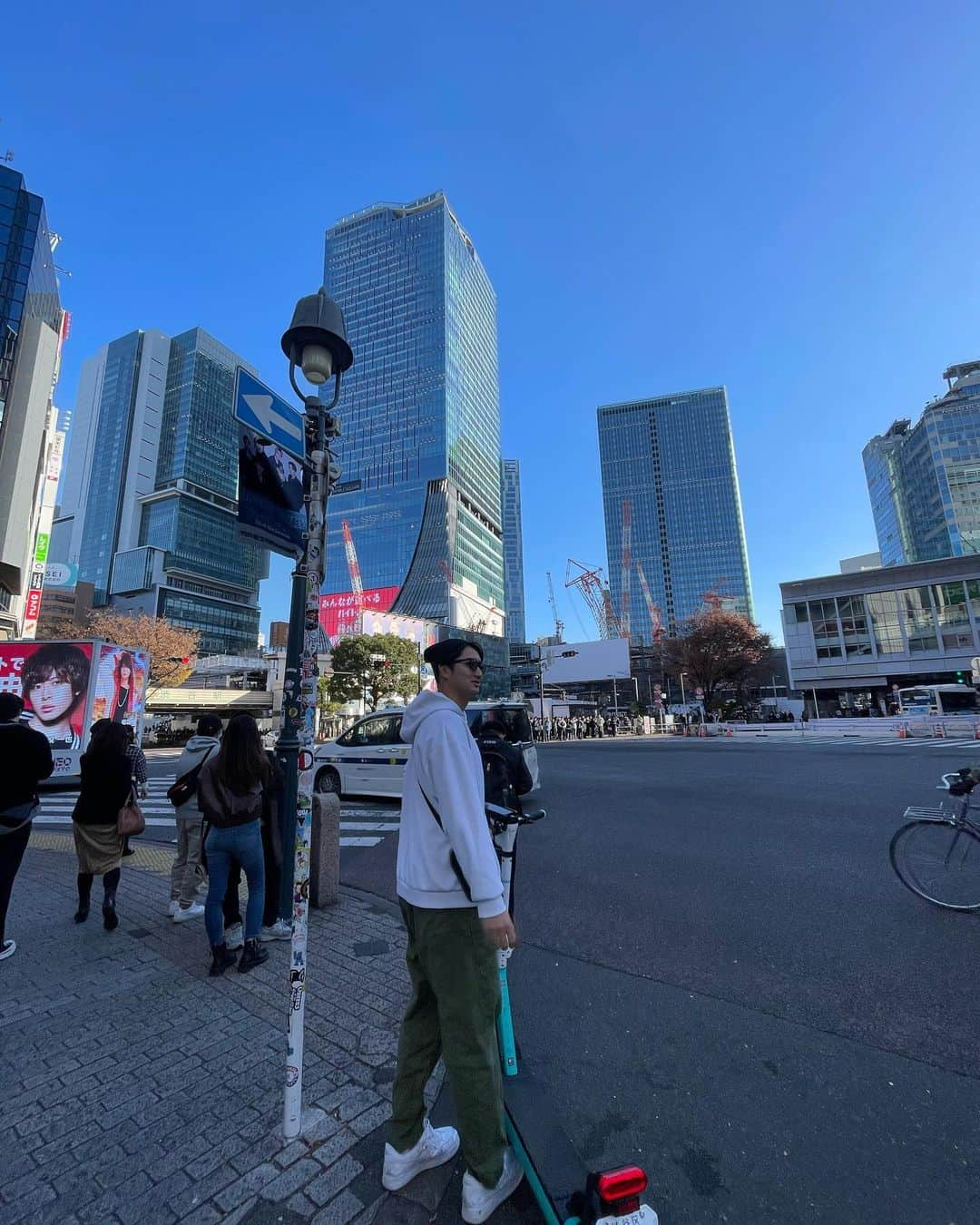 横川凱さんのインスタグラム写真 - (横川凱Instagram)「念願の初LUUP🛴 #安全第一#気分転換#ループ乗ってる人見ると謎に安心する#しっかりハマりそう」12月8日 18時04分 - kai.yokogawa