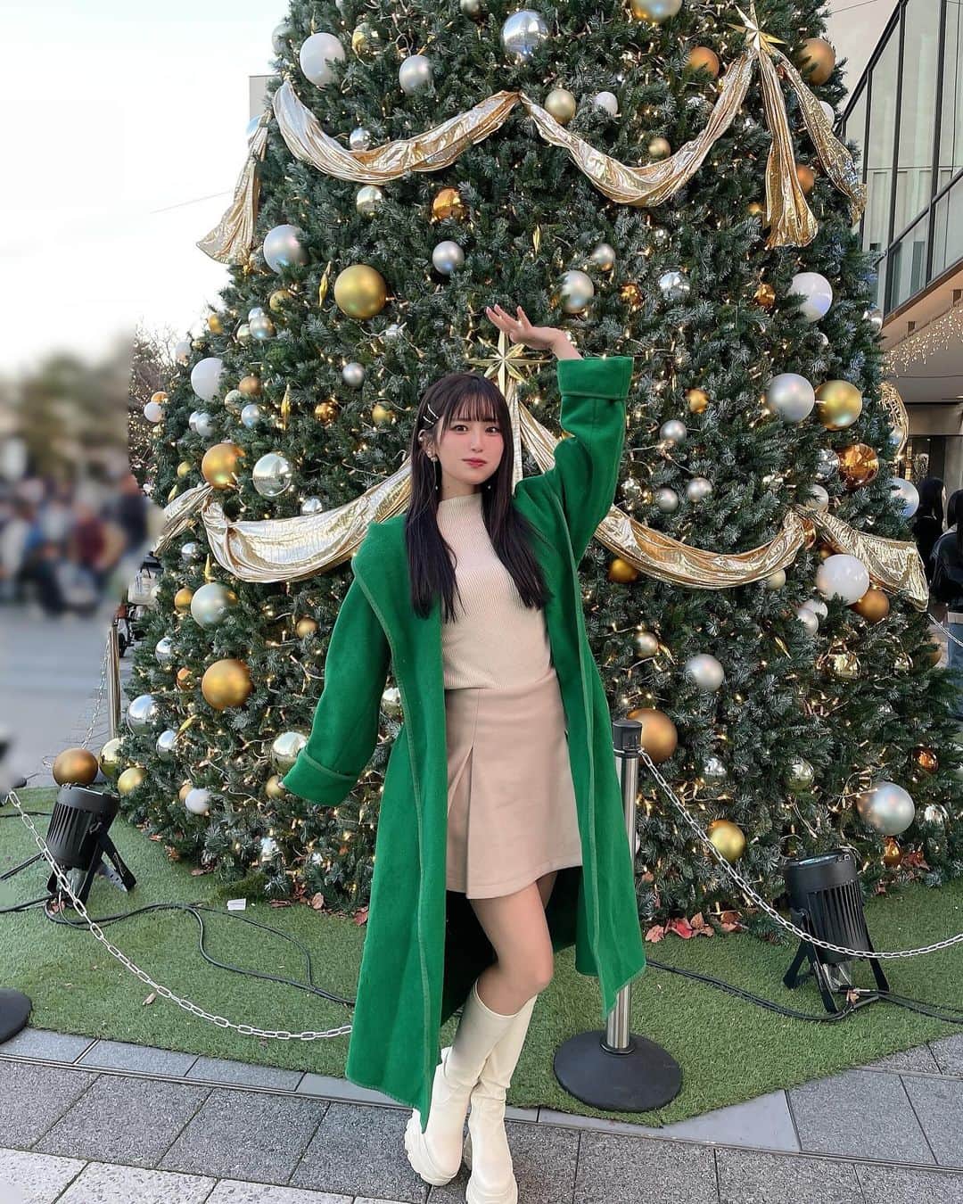 織田真実那のインスタグラム：「おっきいツリー🎄  もうすぐクリスマス🎅❤️」