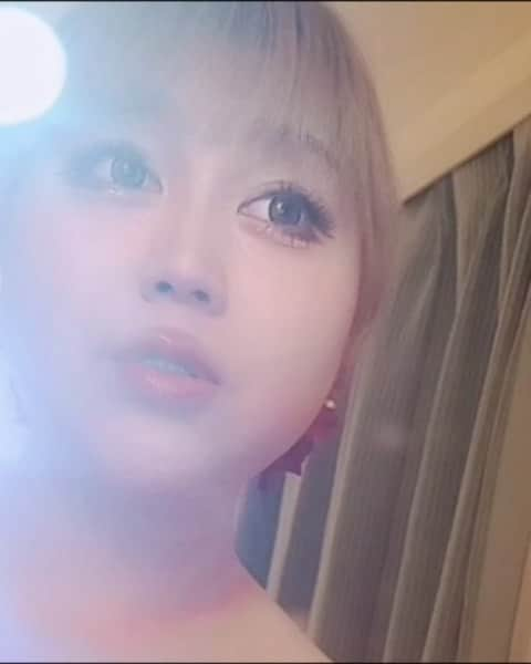 りんごちゃんのインスタグラム：「💄💋」