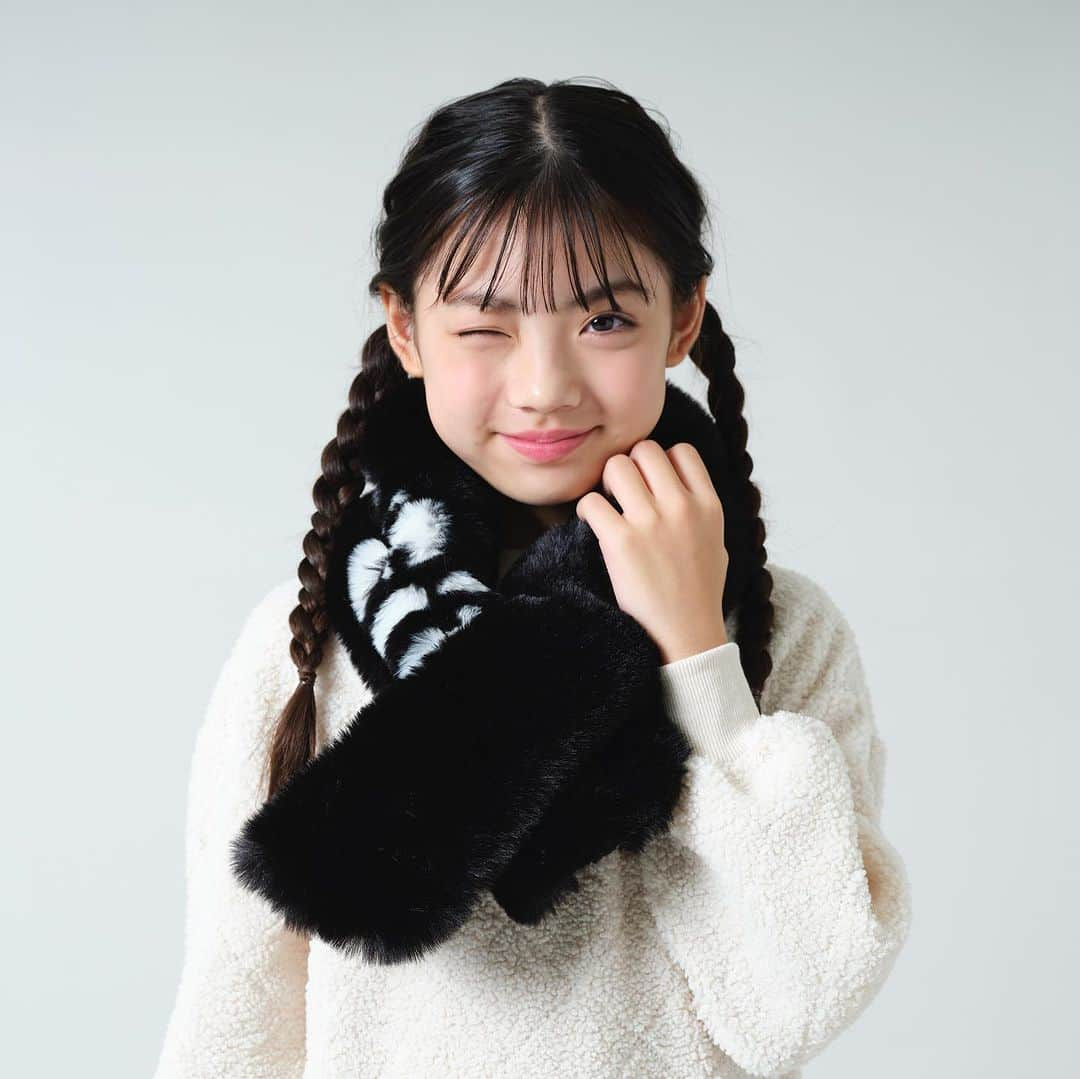 byLOVEiTのインスタグラム：「by LOVEiT♡ WINTER   寒かったりそうでもなかったりですが、 ふわふわの冬コモノはまいにち大活躍♡  by LOVEiT ♡ MODELS  代田萌花（もちゅ） @moca.niina  田形珠愛（おじゅち） @juna.ll5  上埜れのん（れのん）　@xxrenonxx  鷲見かれん（カレン） @kalen_sumi_official   バイラビコーデ、かわいい♡と思ったら保存して、バイラビ欲しいモノリストをつくろっ  🎄クリスマスはバイラビコーデで🫶 🛍️ @byloveit_official  プロフのURLからおかいものしてね！  #byloveit #バイラビット  #小学生女子 #小学生コーデ #小学生ファッション #小学生ママ  #jsコーデ #キッズコーデ女の子 #こどもふく  #js6 #js5 #js4 #js3 #js2 #js1 #160cm #150cm #140cm #130cm #120cm #うめだ阪急　#博多阪急  #ナルミヤオンライン　#zozotown  @byloveit_snap  @narumiyaonline_official @cuugal_ @kirapichi」