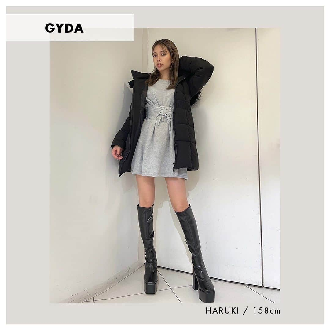 RUNWAY channelさんのインスタグラム写真 - (RUNWAY channelInstagram)「＼完コピしたい！／ RECOMMEND OUTER 推しアウター着回し  ブランド別にイチオシアウターを人気のスタッフが着回し🔁💓 この冬ずっと使えてコスパ抜群なアウターを真似しやすいお手本コーデと一緒にチェック✅  ･･････････････････････････････ ⁡ 📢続きはRUNWAYchannelで！   ／ RUNWAYchannelお得情報をお知らせ📢 ＼  ■会員限定特別イベント開催中 ■商品お気に入り登録でポイントが貯まる ⁡ ･･････････････････････････････  #クリスマス #クリスマスコーデ #xmas #Christmas #スタッフコーデ #Holiday #Holidaygift #アウター #着回しコーデ #着回し #スタッフ  #アウターコーデ」12月8日 18時22分 - runway_channel