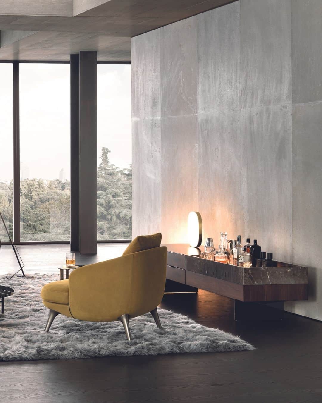 Minotti Londonさんのインスタグラム写真 - (Minotti LondonInstagram)「Тhe characteristic light and sophisticated style trait of Italian-Danish duo @gamfratesi inspires Raphael: a new way of designing the living space thanks to the use of single furnishing pieces with refined tailoring, capable of becoming protagonists of the space, and expressing the same comfort as traditional modular seating systems.  Three sofa variants, two types of armchairs, two dining little armchairs and a footstool, all conceived as adaptable to smaller domestic contexts, while still meeting the high demands of decorators and interior designers.  Organic forms, with generous and cosy proportions, are enhanced by sophisticated upholstery that masterfully interprets its distinctive sinuous lines.  Tap the link in our bio to explore the Raphael Collection.  #minotti2023collection #minotti #minottilondon #raphael #minottilondon #gamfratesi #interiordesign #designlover #design」12月8日 18時18分 - minottilondon