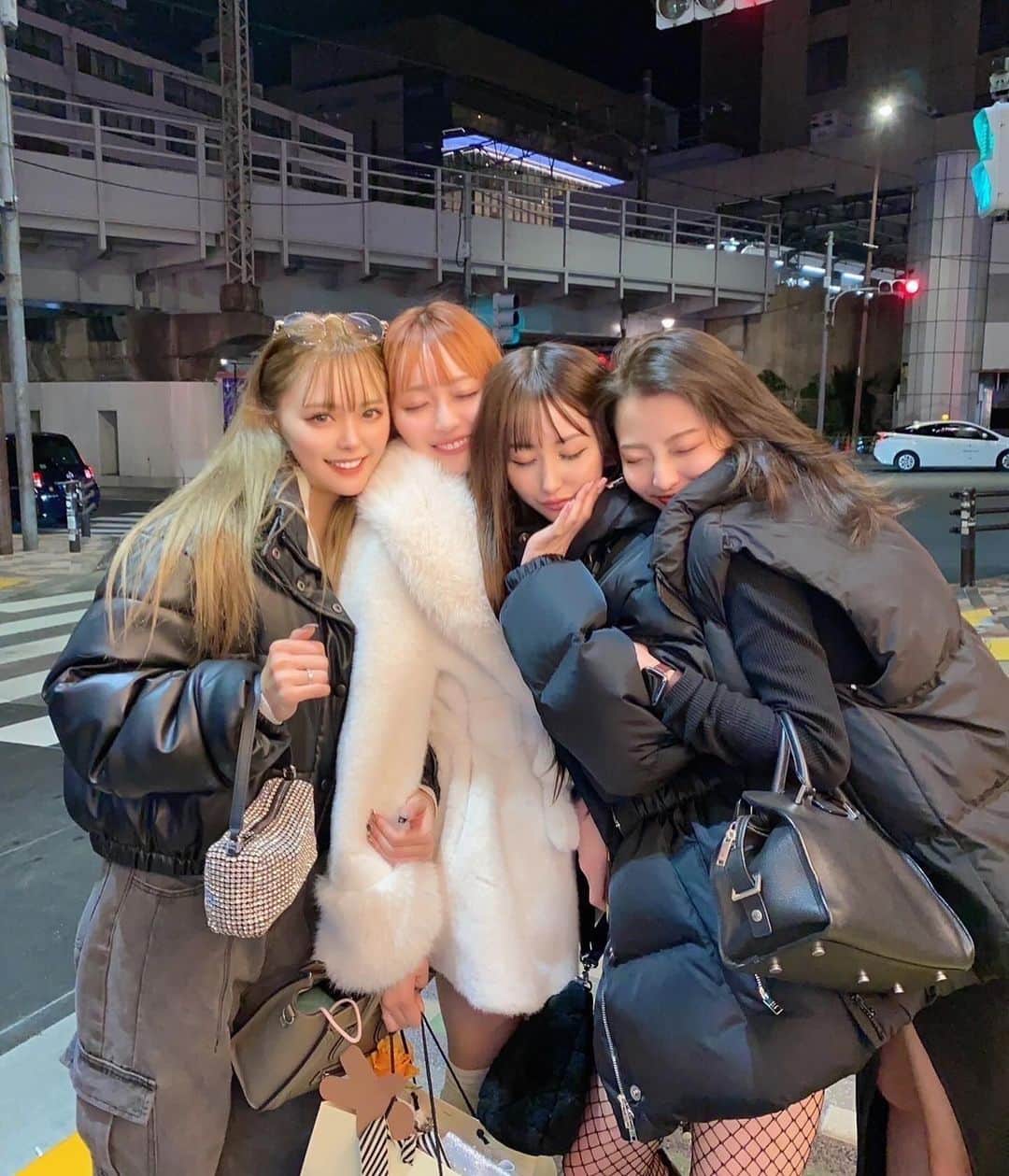 みうらうみのインスタグラム：「大好きな友達にお祝いしてもらった💕」