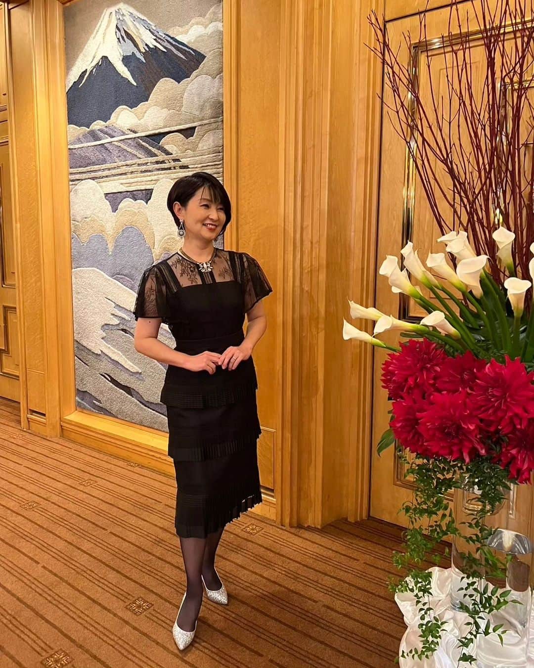 小島奈津子のインスタグラム：「2023.12.8 #帝国ホテル　にて 司会のお仕事。  感謝会、忘年会、新年会、、、 集う会が増えてきましたね。 コロナ禍の2〜3年を想うと、 感慨深いです。」