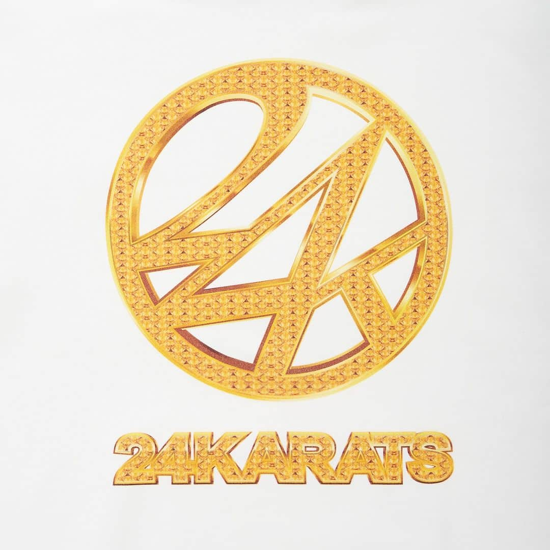 24カラッツさんのインスタグラム写真 - (24カラッツInstagram)「24KARATS NEW ARRIVALS 12.9(SAT)ON SALE  バックにプリントされたゴールドジュエリー風の24ロゴが映えるフーディーと、 ツバの傾斜と長さにこだわったダウンブリムタイプのオリジナルバケットハットの 2型が発売！  【商品】 Bring Logo Hoodie PRICE￥16,280 COLOR：White, Black SIZE：S/M/L/XL  Down Brim Bucket Hat PRICE￥6,050 COLOR：Black SIZE：Free  【発売日】 12月9日(土)  【販売箇所】 24KARATS TOKYO VERTICAL GARAGE ONLINE STORE  @24karatsofficial @vertical_garage #24karats #verticalgarage」12月8日 18時30分 - 24karatsofficial