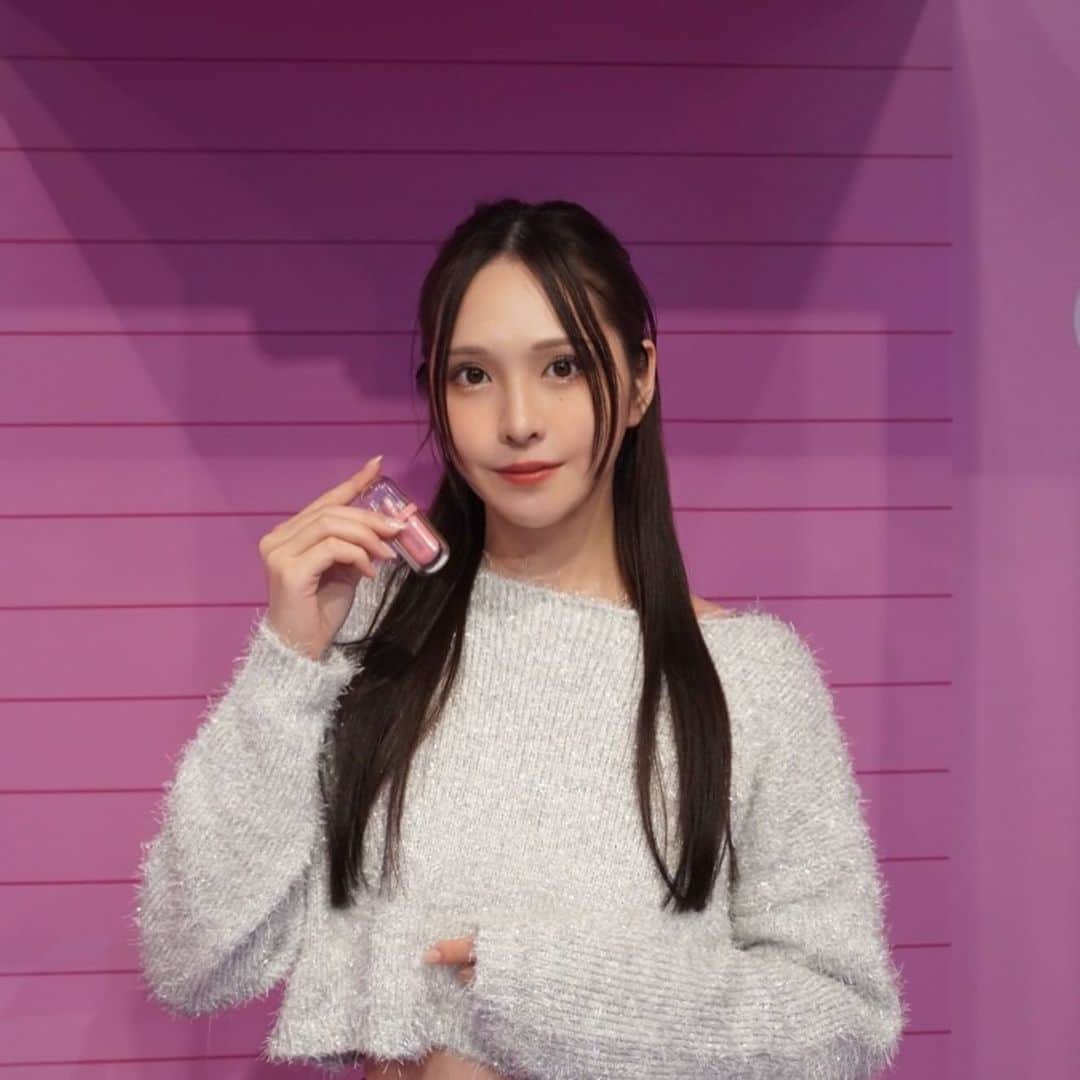 まゆさんのインスタグラム写真 - (まゆInstagram)「AMUSEのローンチイベントへ💄  ジェルフィットティントシリーズに 『 SAKURA JERRY 』 『 SOULE GIRL 』  が、新色で加わった🌸 どちらの色味も可愛くて色落ちも綺麗で 愛用中です💞  みなさんもぜひチェックしてみてね☑️  #PR #AMUSE #アミューズ #ビーガンメイク #韓国コスメ #ジェルフィットティント」12月8日 18時45分 - mo44l