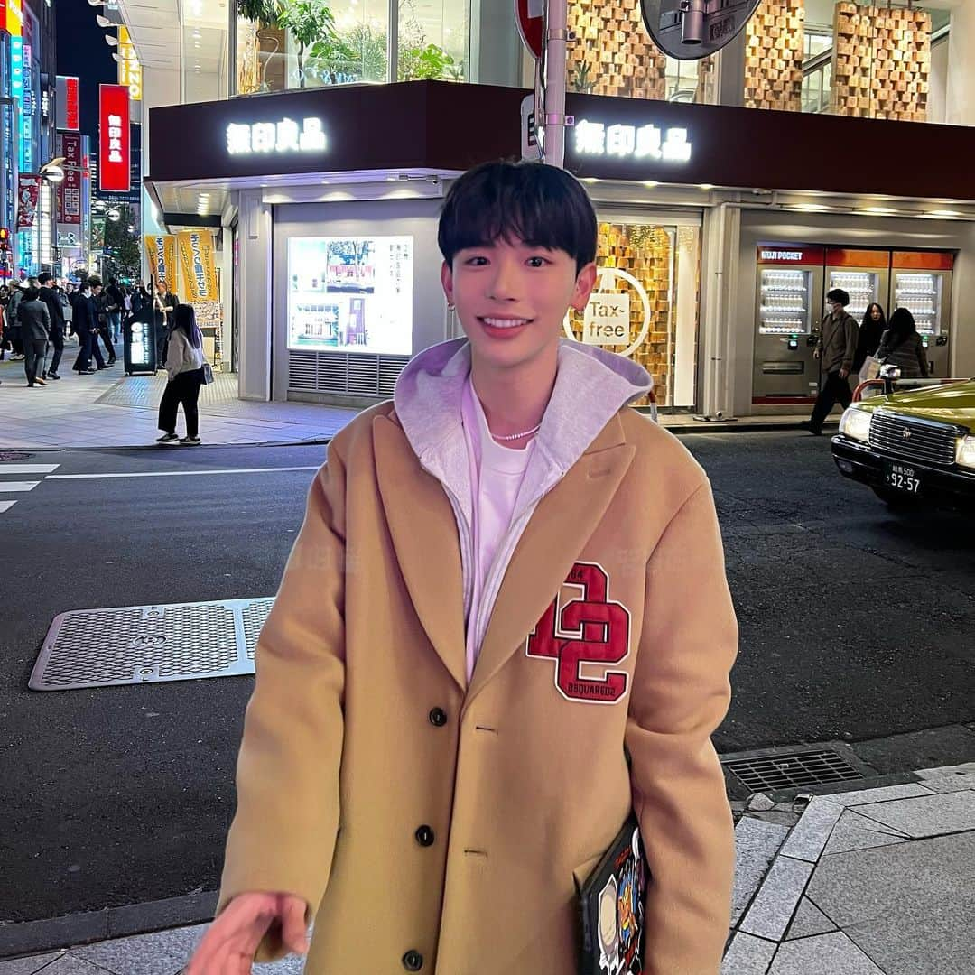 よしあきさんのインスタグラム写真 - (よしあきInstagram)「街中キラキラで楽しい✨✨」12月8日 18時46分 - yooshiakiii