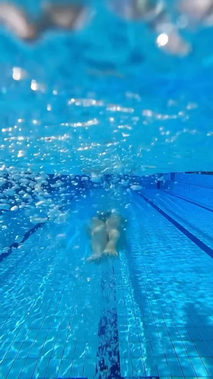 エミリー・シーボームのインスタグラム：「Here we go 🏊🏼‍♀️」