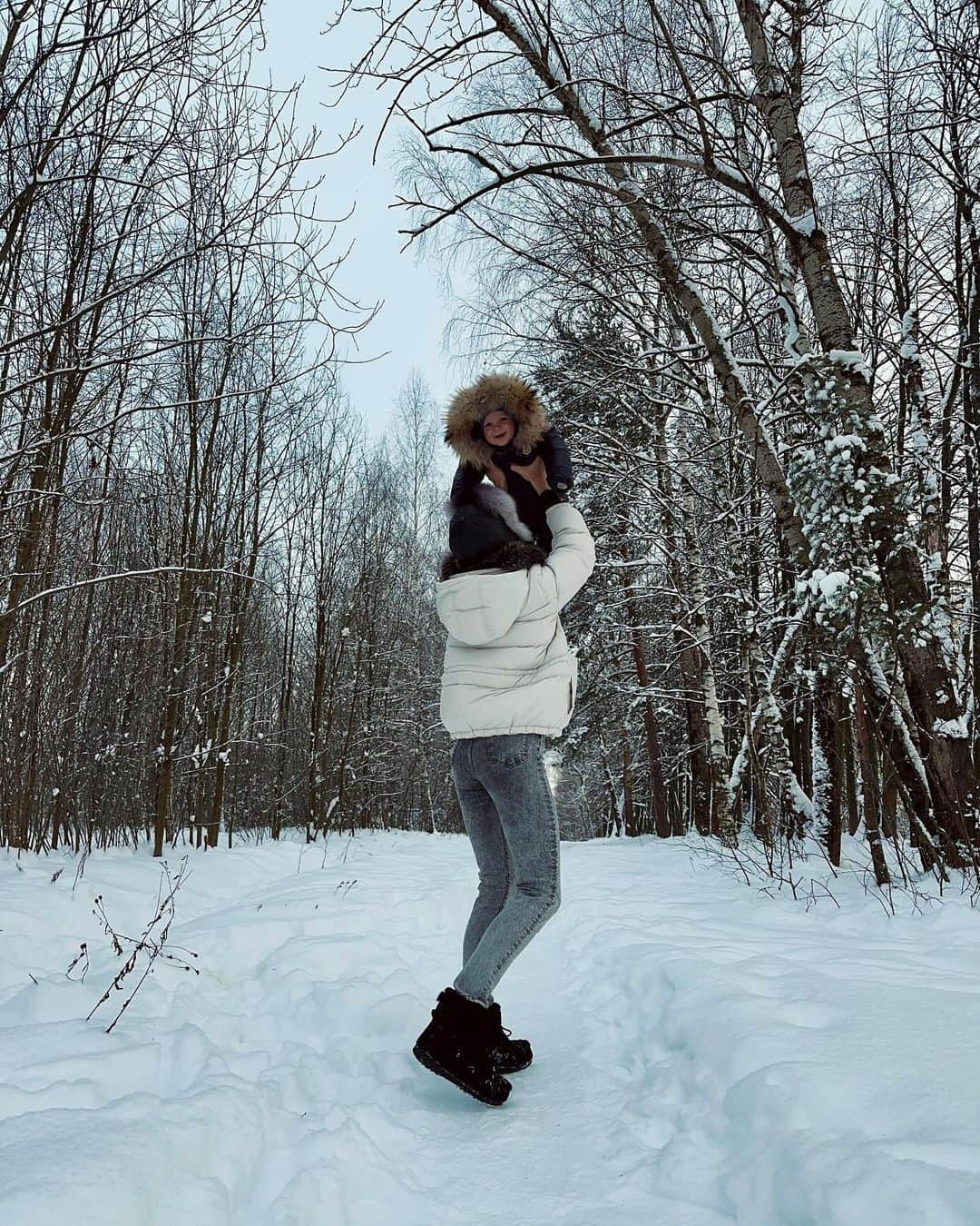 アレクサンドラ・ソルダトワのインスタグラム：「Зима зимушка-зима❄️🥰」