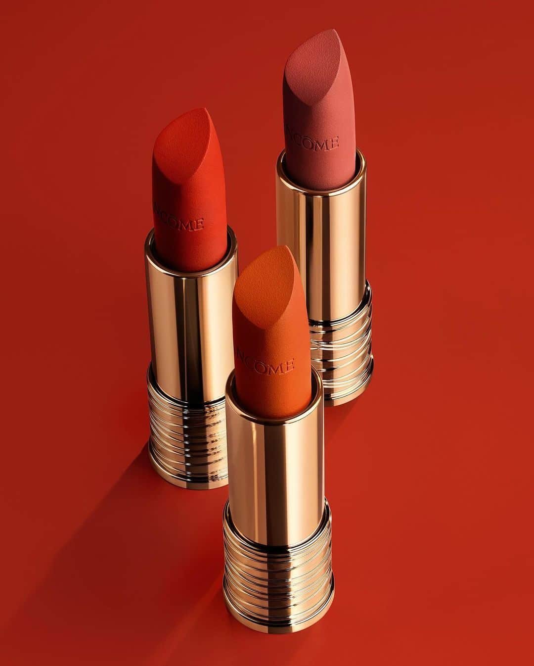 Lancôme Officialさんのインスタグラム写真 - (Lancôme OfficialInstagram)「Express yourself with the new shades of L’Absolu Rouge Drama Matte. New shades, new moods: you know the deal.  #Lancome #LAbsoluRouge #Makeup」12月8日 19時02分 - lancomeofficial