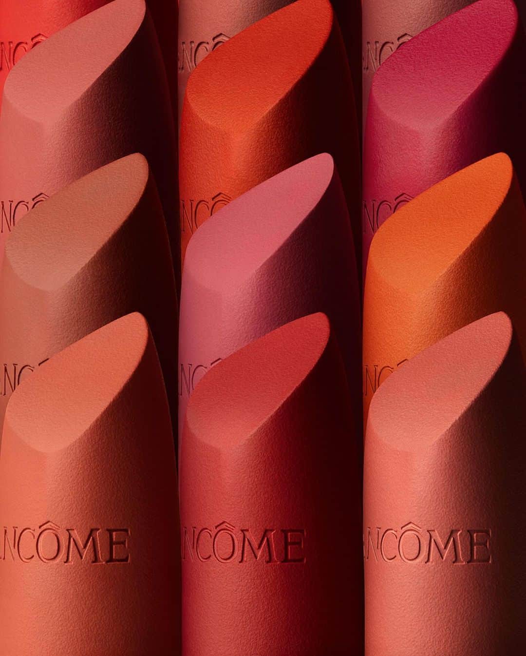 Lancôme Officialのインスタグラム：「Express yourself with the new shades of L’Absolu Rouge Drama Matte. New shades, new moods: you know the deal.  #Lancome #LAbsoluRouge #Makeup」