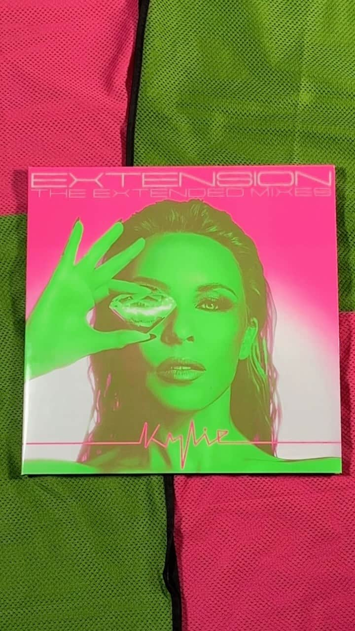 カイリー・ミノーグのインスタグラム：「EXTENSION (The Extended Mixes) is out everywhere now!! 🩷💚 It’s sooo exciting seeing all your copies of the album arriving, I’m obsessed with the splatter vinyl! 😍 Which extended mix is your favourite so far?!」