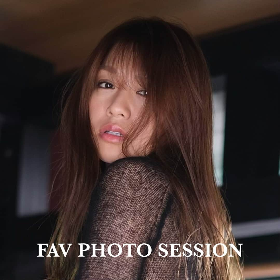 金山睦のインスタグラム：「@fav_photo_session  私が運営を始めましたFAV PHOTO SESSION✨ 私の地元札幌でも開催を始めます🎉✨  一回目は、今年の大晦日12/31(日)です❗️  札幌開催1回目は、 《北海道凱旋水着撮影会》←あべみほちゃんが名付けてくれてたのパクりましたw ということで、北海道タレント出身の2人で 出演します🙌  あべみほちゃんと 私 です🤗🩷  2回目以降は、冬場は雪で飛行機が飛ばない可能性もあるから、雪が落ち着いてきた頃に、 グラビアやモデル、RQたちを札幌にお呼びして開催したいと思っています😍  その際は、私はスタッフに徹します🫡  ぜひぜひ来てください😌💫🎉  #FAV活」