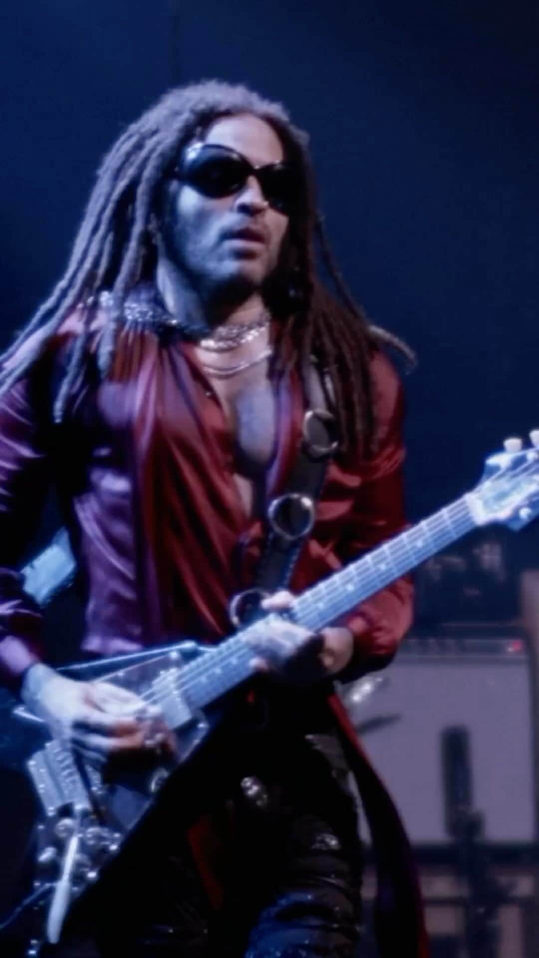 タイリース・ギブソンのインスタグラム：「Your Top 3 favorite Lenny Kravitz songs are what?   @lennykravitz LEGEND!!!   One things for sure…. I’m going to see King Lenny perform!  Going online now to buy 10 tickets cause I know this is going to be to a very special show!!!!!」