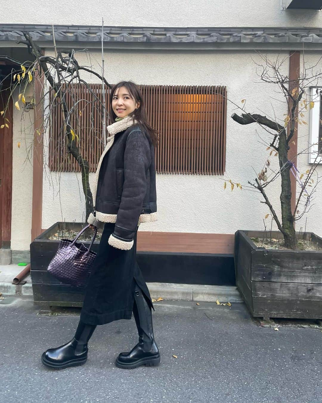 芝彰子さんのインスタグラム写真 - (芝彰子Instagram)「⛩️✨🍠  先日の妹との浅草ぶらり♪  実は別件目的で行ったのですが、、！ (これはまた後ほど) 結局、帰りは浅草めぐり🤭  昔は三が日に家族総出で 浅草寺への初詣が恒例だったけど なかなか来なくなってしまった近年。  やっぱり浅草たのしいね〜🍡  #妹が満腹と言った後に食べてた蛸せん笑 #私のイメージの蛸せんとは違った😳  #浅草 #浅草めぐり #大学芋 #千葉屋 #浅草豆花大王 #鹹豆漿 #浅草蛸たこ #asakusa #tokyo #japan」12月8日 19時28分 - akiaki1221