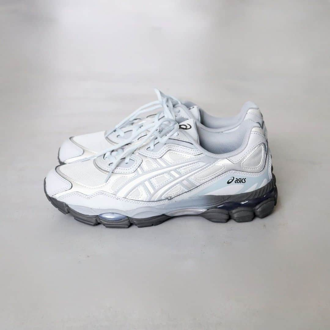 wonder_mountain_irieさんのインスタグラム写真 - (wonder_mountain_irieInstagram)「_ ASICS / アシックス "GEL-NYC MID GREY/SHEET ROCK" ¥ 17,600- _ 〈online store / @digital_mountain〉 https://www.digital-mountain.net _ 【オンラインストア#DigitalMountain へのご注文】 *24時間受付 *14時までのご注文で即日発送 tel：084-973-8204 _ We can send your order overseas. Ordering procedure details can be found here. >>http://www.digital-mountain.net/html/page56.html  _ #ASICS #アシックス _ 実店舗：@wonder_mountain_ #WonderMountain  〒720-0033  広島県福山市船町2-23 JR 「#福山駅」より徒歩10分 #ワンダーマウンテン #japan #hiroshima #福山 #福山市 #尾道 #倉敷 #鞆の浦 近く _ WOMEN/GOODS： @hacbywondermountain _」12月8日 19時31分 - wonder_mountain_