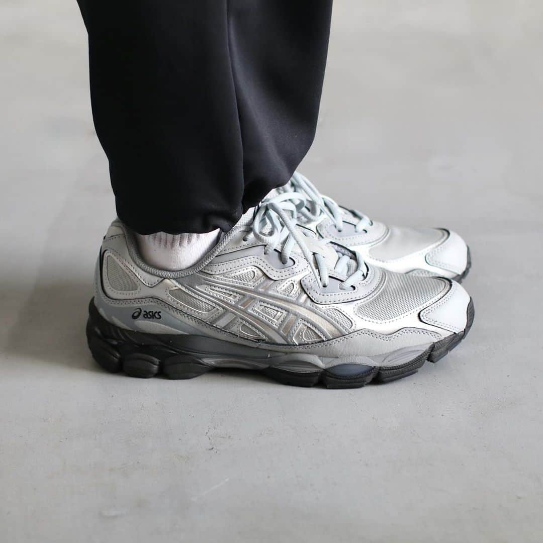 wonder_mountain_irieさんのインスタグラム写真 - (wonder_mountain_irieInstagram)「_ ASICS / アシックス "GEL-NYC MID GREY/SHEET ROCK" ¥ 17,600- _ 〈online store / @digital_mountain〉 https://www.digital-mountain.net _ 【オンラインストア#DigitalMountain へのご注文】 *24時間受付 *14時までのご注文で即日発送 tel：084-973-8204 _ We can send your order overseas. Ordering procedure details can be found here. >>http://www.digital-mountain.net/html/page56.html  _ #ASICS #アシックス _ 実店舗：@wonder_mountain_ #WonderMountain  〒720-0033  広島県福山市船町2-23 JR 「#福山駅」より徒歩10分 #ワンダーマウンテン #japan #hiroshima #福山 #福山市 #尾道 #倉敷 #鞆の浦 近く _ WOMEN/GOODS： @hacbywondermountain _」12月8日 19時31分 - wonder_mountain_