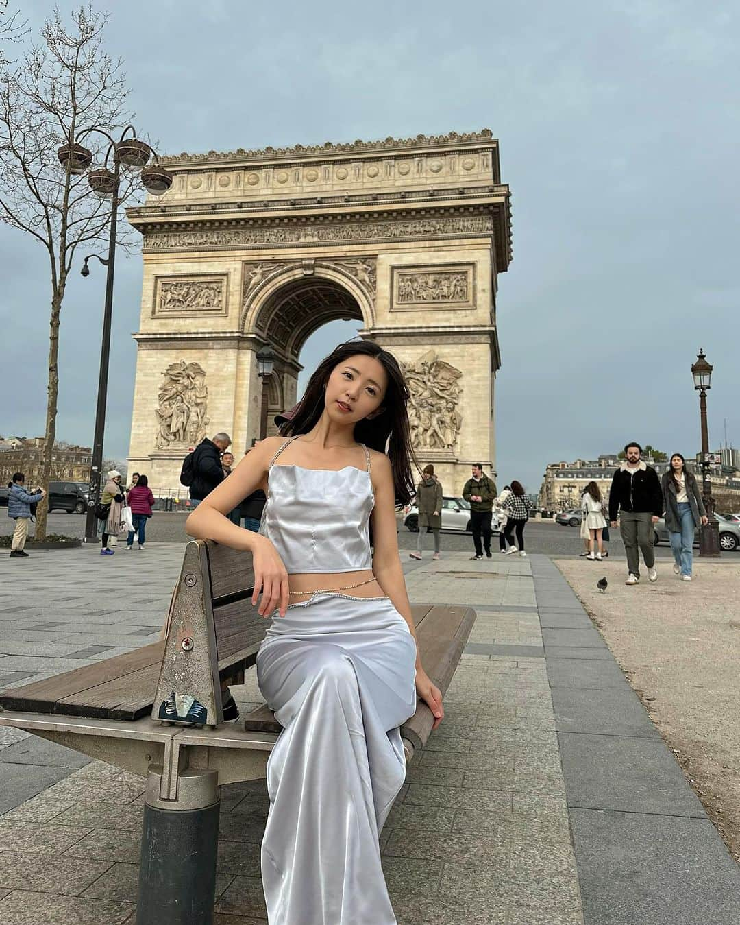 めいさんのインスタグラム写真 - (めいInstagram)「🇫🇷France 甘い言葉全部偽物かもしれないけど あなたのことが好きなのは本当だよ ・ ・ 情話都是學來的 但喜歡你是真的  ・　 ・ ・ ・  —  #パリ#シャンゼリゼ通り#フランス#寫真#portrait#사진#巴黎#法國#커피#ポートレート#japanesegirl#写真集#japan#arcdetriomphe#凱旋門#섹시#photo#paris#フォロー#撮影#model#view#france#tokyo#follow#portraitsedition」12月8日 19時36分 - meitienlin1125