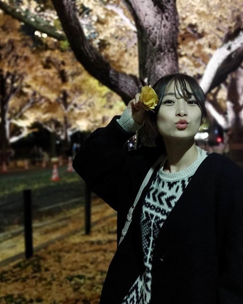 益田恵梨菜のインスタグラム：「. 一旦通常更新に戻ります𓂃 𓈒𓏸 外苑前のいちょう並木&クリスマスマーケット🎄 . 綺麗だったし寒かったーっ！ 寒かったけど綺麗だったーっ！笑 . そして明日も旅サラダの出演させて頂きます！ 香港旅、皆さんチェックしてね𓂃 𓈒𓏸 . #いちょう並木 #クリスマスマーケット」