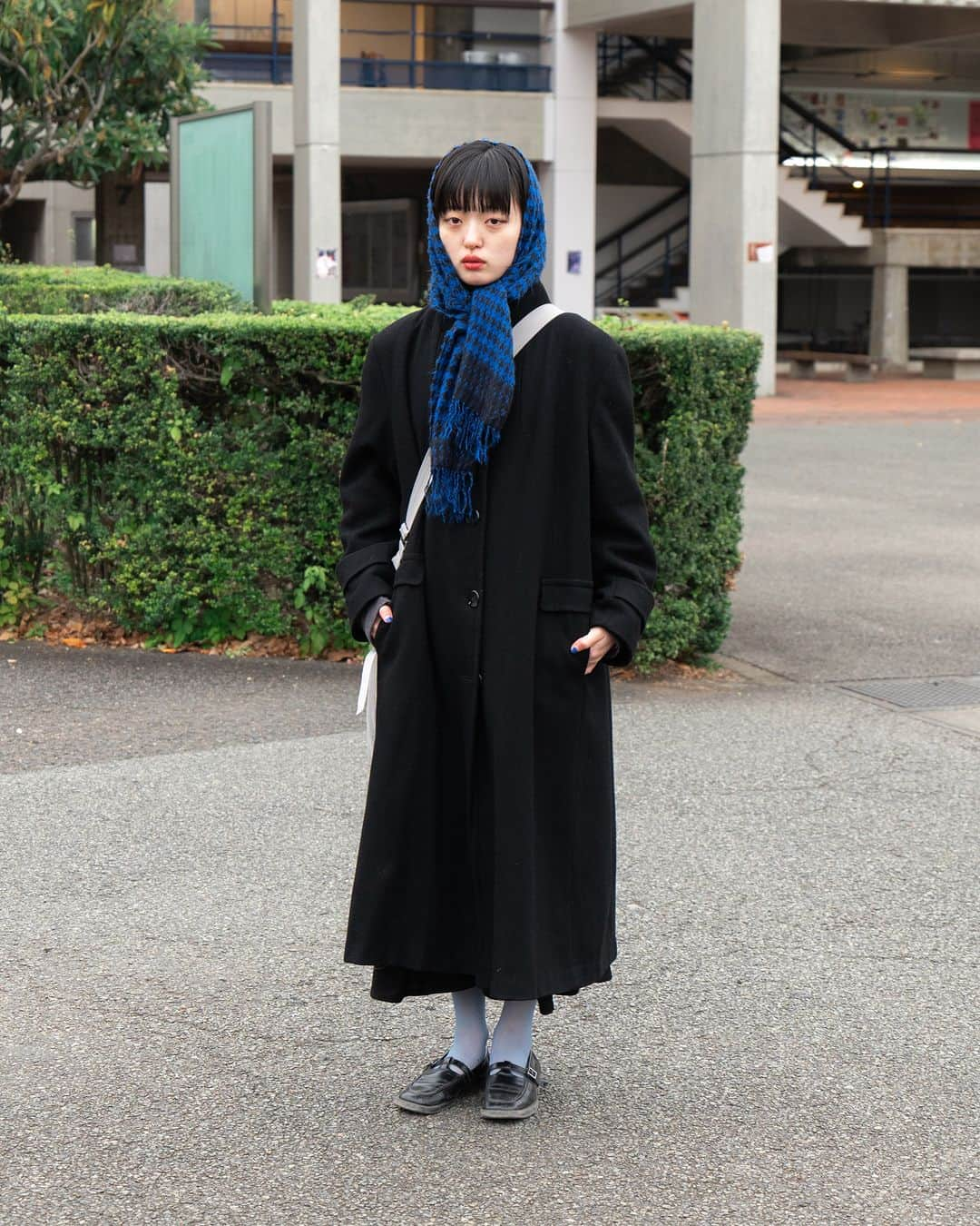 ファッションプレスのインスタグラム：「.  Haruka Nuitani(@qffbe_00)  19歳・学生  coat, scarf #古着 #used tops #ユニクロ #uniqlo dress shoes #ローリーズファーム #lowrysfarm  #fashionpress #fashionpresssnap」