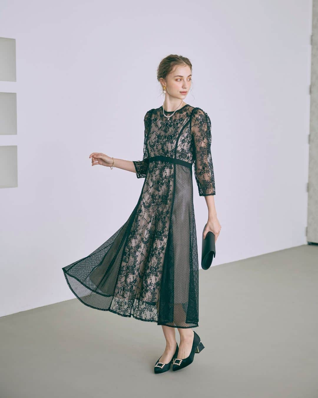 Dorry Dollさんのインスタグラム写真 - (Dorry DollInstagram)「【 24902 】  スイッチングレースドレス Switching Lace Dresses  WEB限定　/　M　 greige　green　blue　black　  お呼ばれドレスを選ぶならDorryDollで決まり🤍 みんなはどのドレスを選びますか？  2023.12  お呼ばれドレス気になると思った方。 DorryDollのドレスをもっと見たいと思ったアナタ。 ”いいね・保存・コメント”よろしくお願いします🌹  . ・ ・  #結婚式コーデ #結婚式ドレス #結婚式参列 #お呼ばれ #お呼ばれドレス #お呼ばれワンピ #お呼ばれコーデ #お呼ばれスタイル #フォーマルドレス #お食事会 #デートコーデ #ディナーコーデ #オケージョン #パーティードレス #ホカンス #新作ドレス #dorrydoll #ドリードール  ※商品画像は、光の当たり具合やパソコンなどの閲覧環境により、 実際の色味と異なって見える場合がございます。予めご了承ください。」12月8日 20時00分 - dorry_doll_official