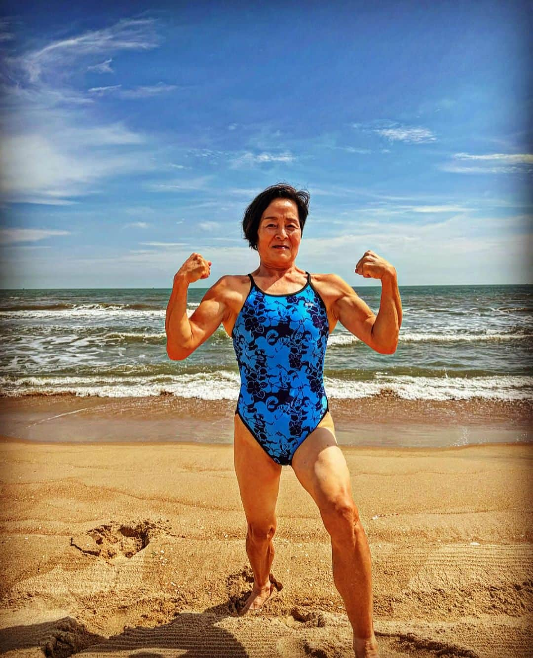 秋山成勲のインスタグラム：「1954년생 어머‼️💪  Mother born in 1954💪  #어머니  #엄마최강 #mom  #momstrong #년생 #1954년생  #おかん #来年70歳」