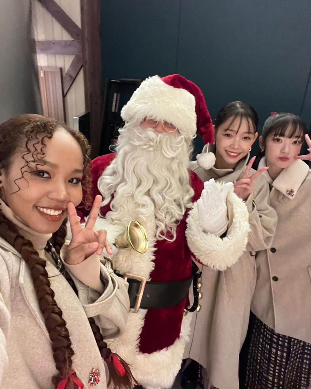 miyouさんのインスタグラム写真 - (miyouInstagram)「🎅🏻💙✨   #miyouのおようふく」12月8日 20時06分 - lgm_miyou_official