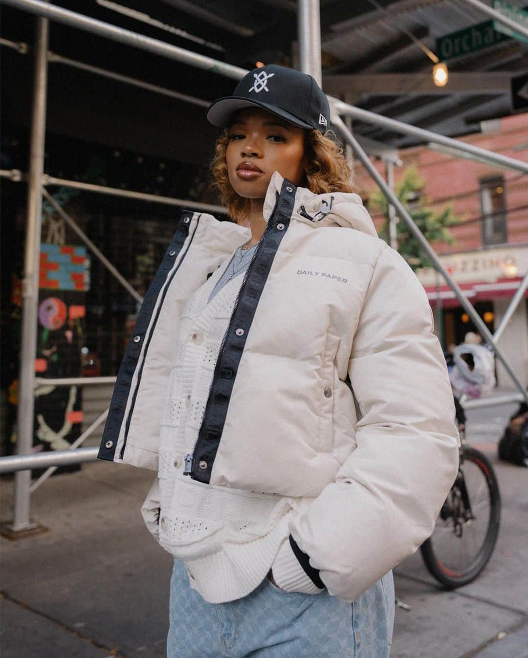 デイリーペーパーのインスタグラム：「Introducing the @neweraeurope x Daily Paper 59FIFTY Fitted cap. Now available via link in bio and at all flagship stores.」