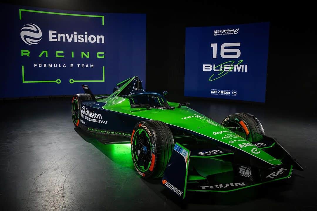 セバスチャン・ブエミさんのインスタグラム写真 - (セバスチャン・ブエミInstagram)「#FORMULAE Here it is, the new livery for season 10 of the @fiaformulae.  The main change for next years’ livery is the addition of the ‘Climate Stripes’ - I already liked the look of the car in season 9 and she’s still looking great!  Looking forward to this upcoming season 🚀 . . . #Fia #fiaformulae #envision #envisionracing #racing #motorsport #RedBull #RichardMille #alpian  #MoodCollection #Maxon #gowago #ABB #FormulaE #racingdriver #racingdriver #cliniquenescens」12月8日 20時15分 - sebastien_buemi