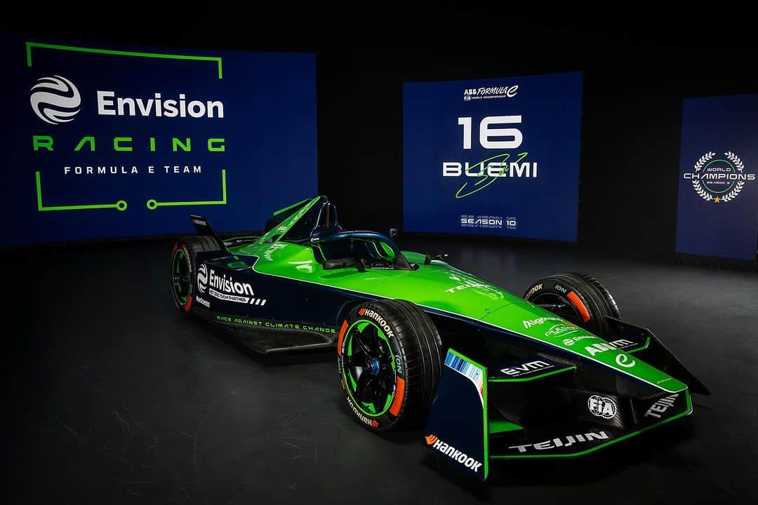 セバスチャン・ブエミさんのインスタグラム写真 - (セバスチャン・ブエミInstagram)「#FORMULAE Here it is, the new livery for season 10 of the @fiaformulae.  The main change for next years’ livery is the addition of the ‘Climate Stripes’ - I already liked the look of the car in season 9 and she’s still looking great!  Looking forward to this upcoming season 🚀 . . . #Fia #fiaformulae #envision #envisionracing #racing #motorsport #RedBull #RichardMille #alpian  #MoodCollection #Maxon #gowago #ABB #FormulaE #racingdriver #racingdriver #cliniquenescens」12月8日 20時15分 - sebastien_buemi