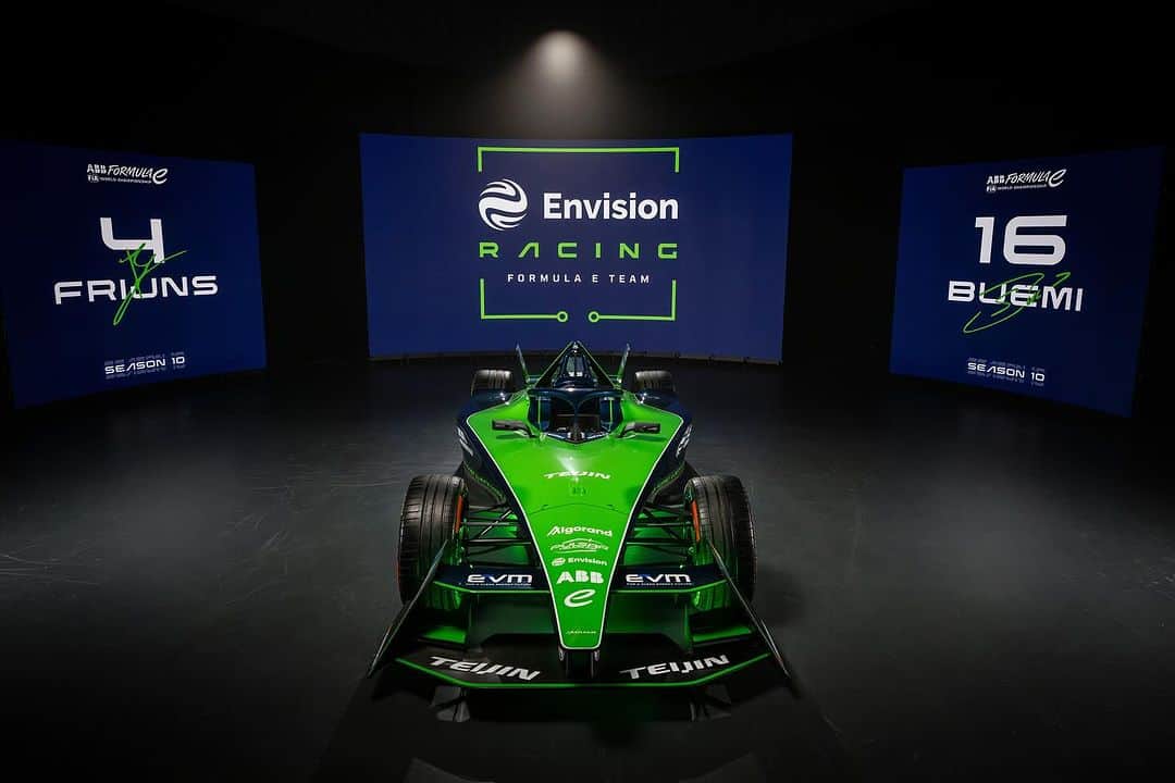 セバスチャン・ブエミのインスタグラム：「#FORMULAE Here it is, the new livery for season 10 of the @fiaformulae.  The main change for next years’ livery is the addition of the ‘Climate Stripes’ - I already liked the look of the car in season 9 and she’s still looking great!  Looking forward to this upcoming season 🚀 . . . #Fia #fiaformulae #envision #envisionracing #racing #motorsport #RedBull #RichardMille #alpian  #MoodCollection #Maxon #gowago #ABB #FormulaE #racingdriver #racingdriver #cliniquenescens」