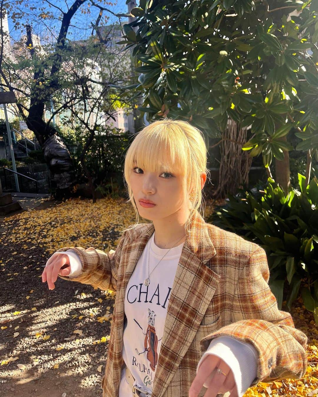 鶴屋美咲さんのインスタグラム写真 - (鶴屋美咲Instagram)「天気よいーー🍂☀︎✨　#ootd」12月8日 20時24分 - girls2_misaki_official